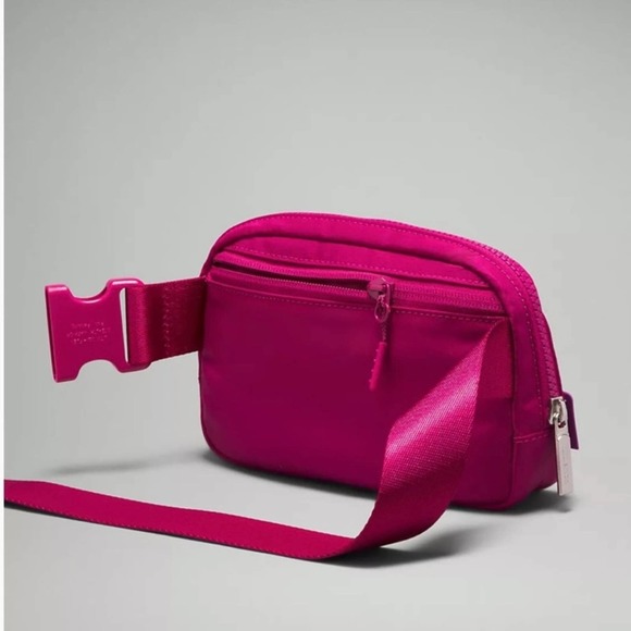 Lululemon Everywhere Belt Bag 1L in Wild Berry - Picture 2 of 10